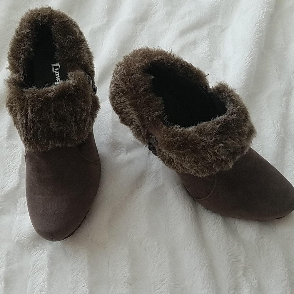 Limelight taupe ankle boot